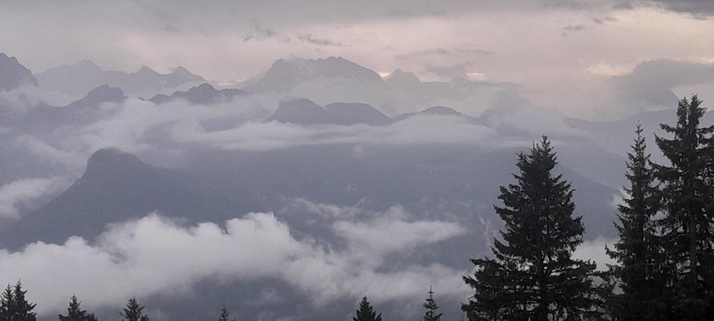 Sonnwendfeier 2024 auf der Bergbundhütte